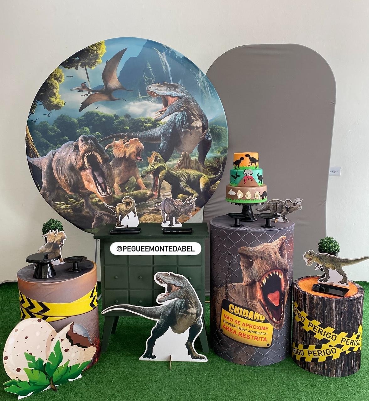 Tema Dinossauro Kit 4  - PEGUEEMONTEDABEL