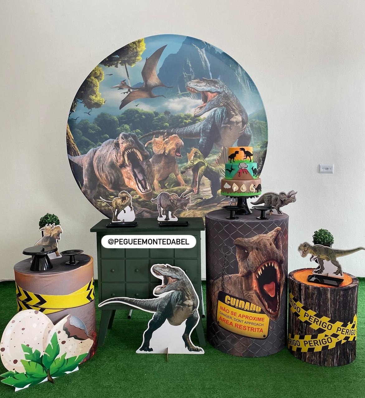 Tema Dinossauro Kit 3  - PEGUEEMONTEDABEL