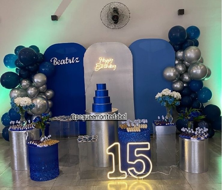 Decoração 15 Anos Azul E Prata  - PEGUEEMONTEDABEL