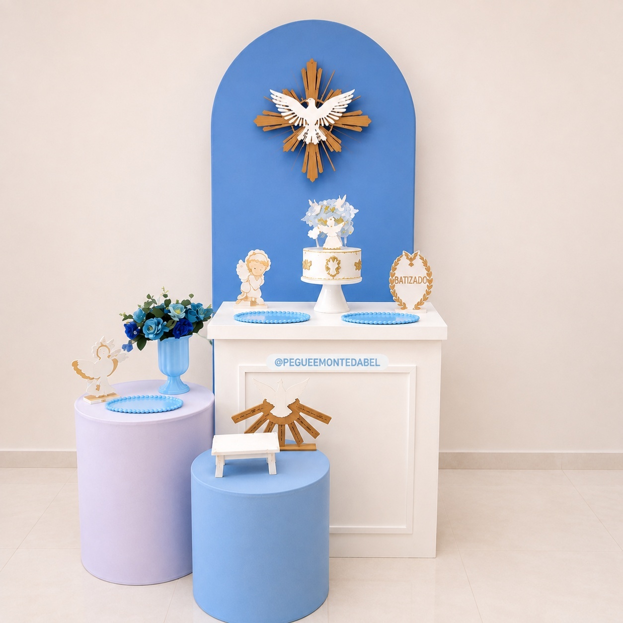 Batizado Menino Azul E Branco - PEGUEEMONTEDABEL