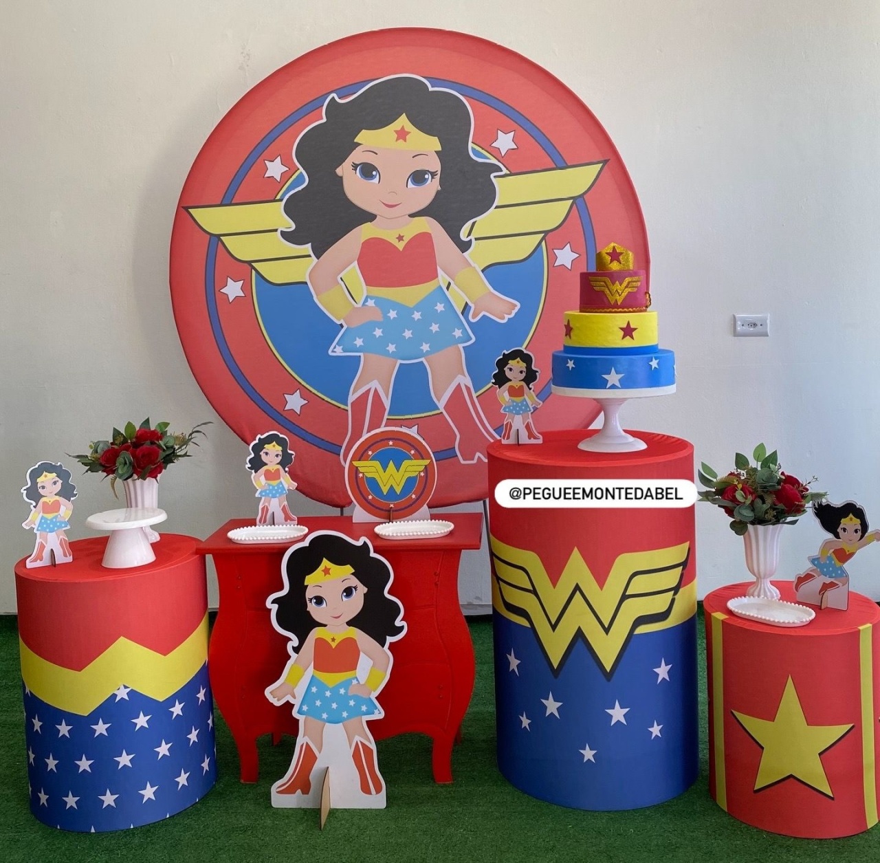 Tema Mulher Maravilha Kit 3  - PEGUEEMONTEDABEL