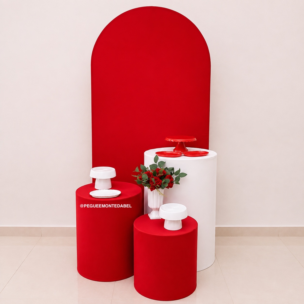 Adulto Vermelho E Branco - PEGUEEMONTEDABEL