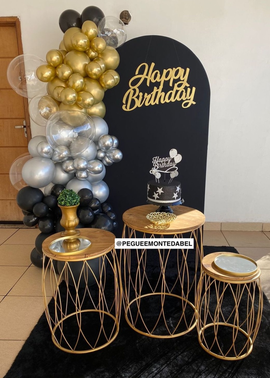 Decoraçao Adulto Preto E Dourado - PEGUEEMONTEDABEL