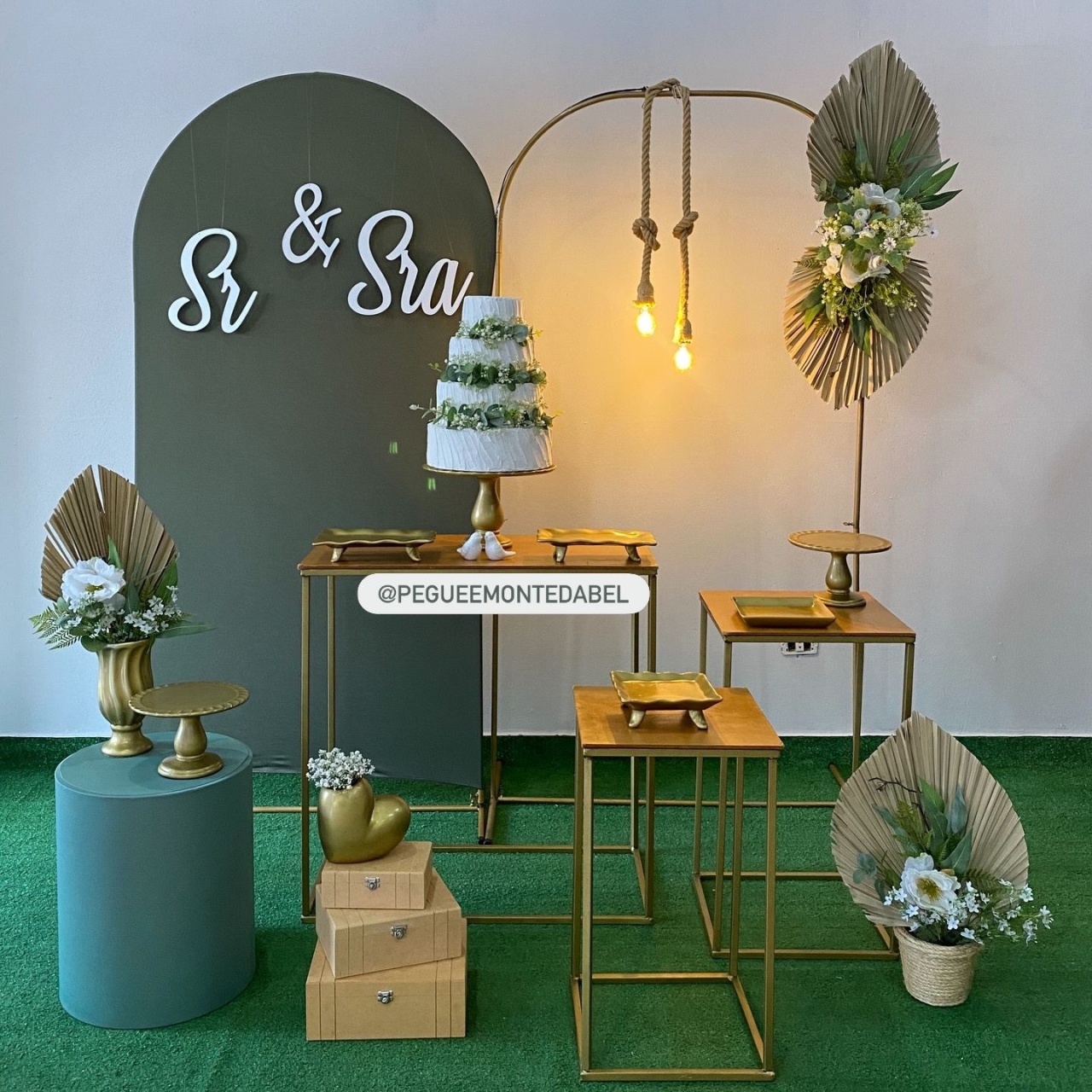 Mesa de Bolo Para Casamento  - PEGUEEMONTEDABEL