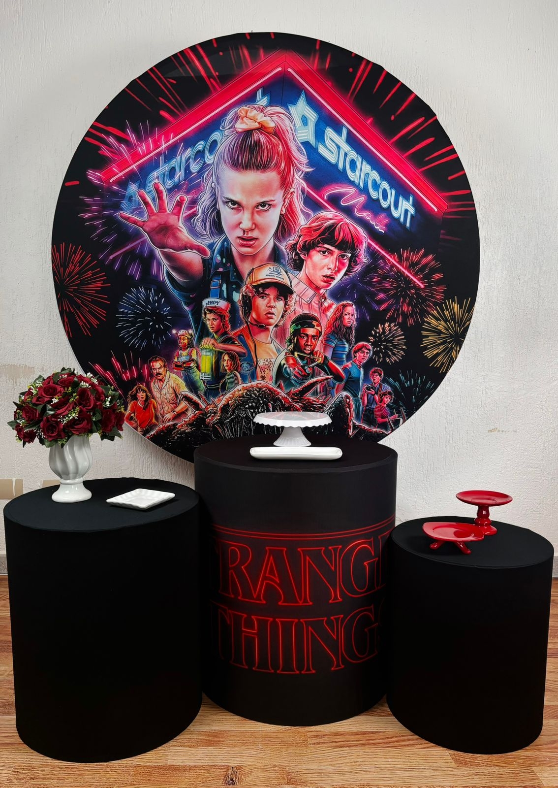 Kit Pegue E Monte Stranger Things - Bronze - maya.locacoes