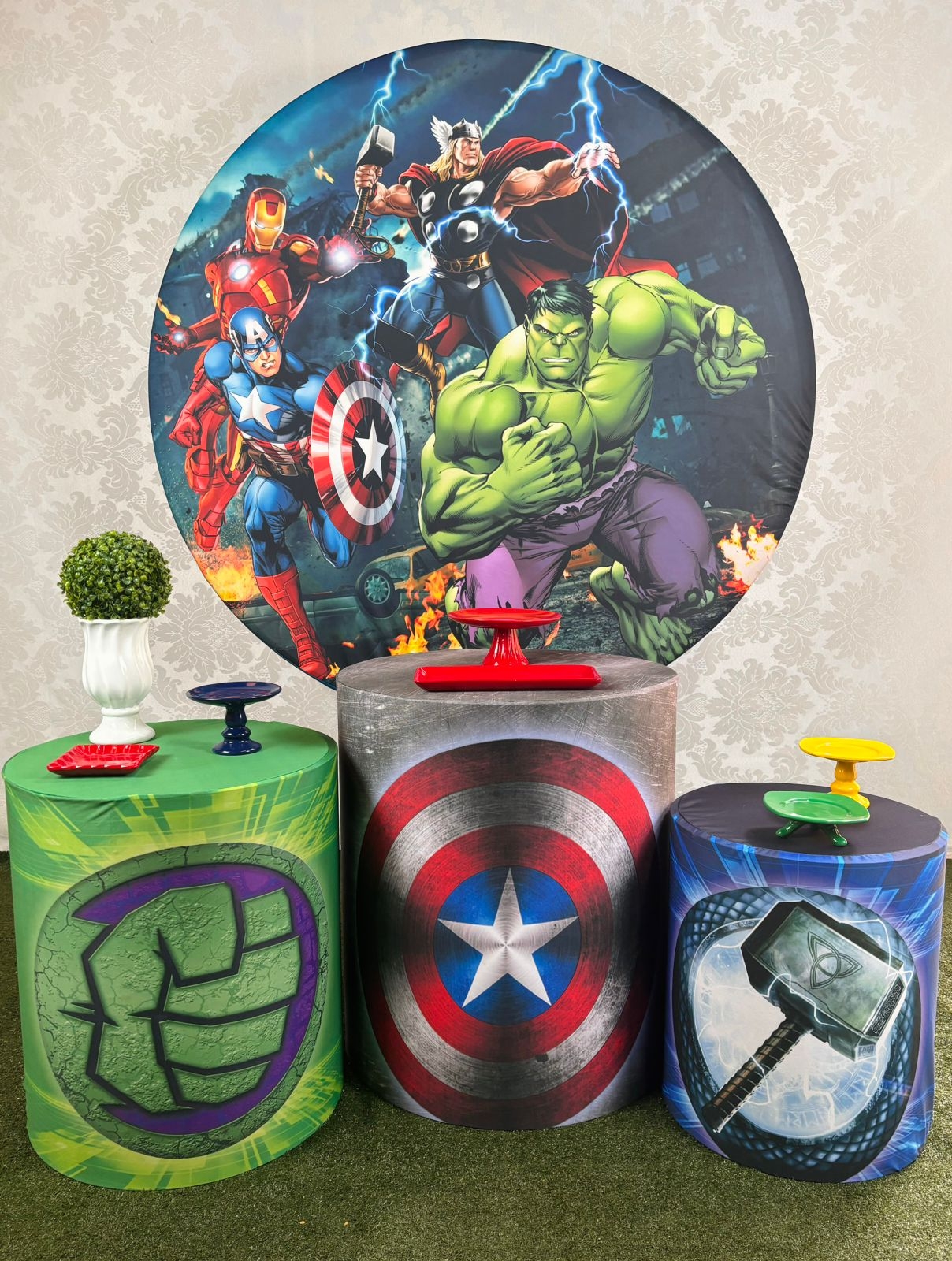 Kit Pegue E Monte Os Vingadores - Bronze - maya.locacoes