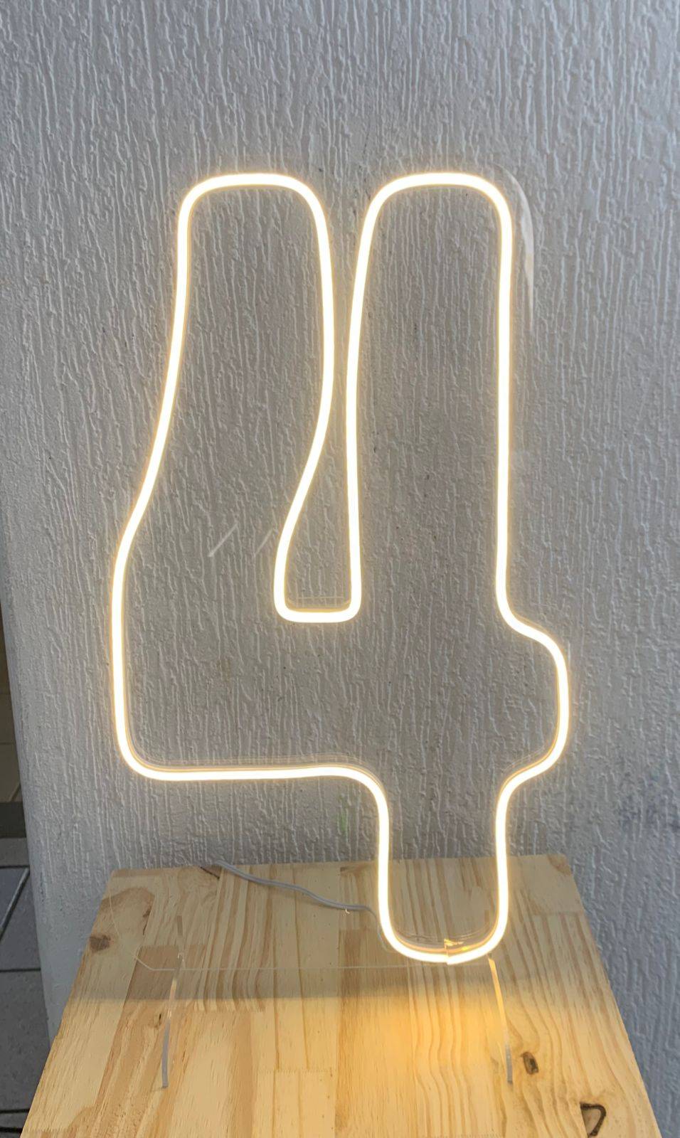 Numero 4 de Led - Letreiros/Acrilicos - maya.locacoes