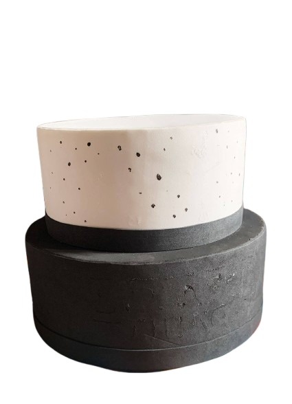 Bolo Fake Preto E Branco - Bolo Fake - maya.locacoes