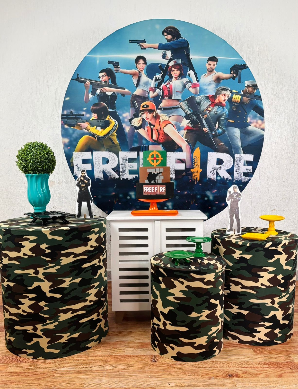 Kit Pegue E Monte Free Fire (Ouro) - maya.locacoes