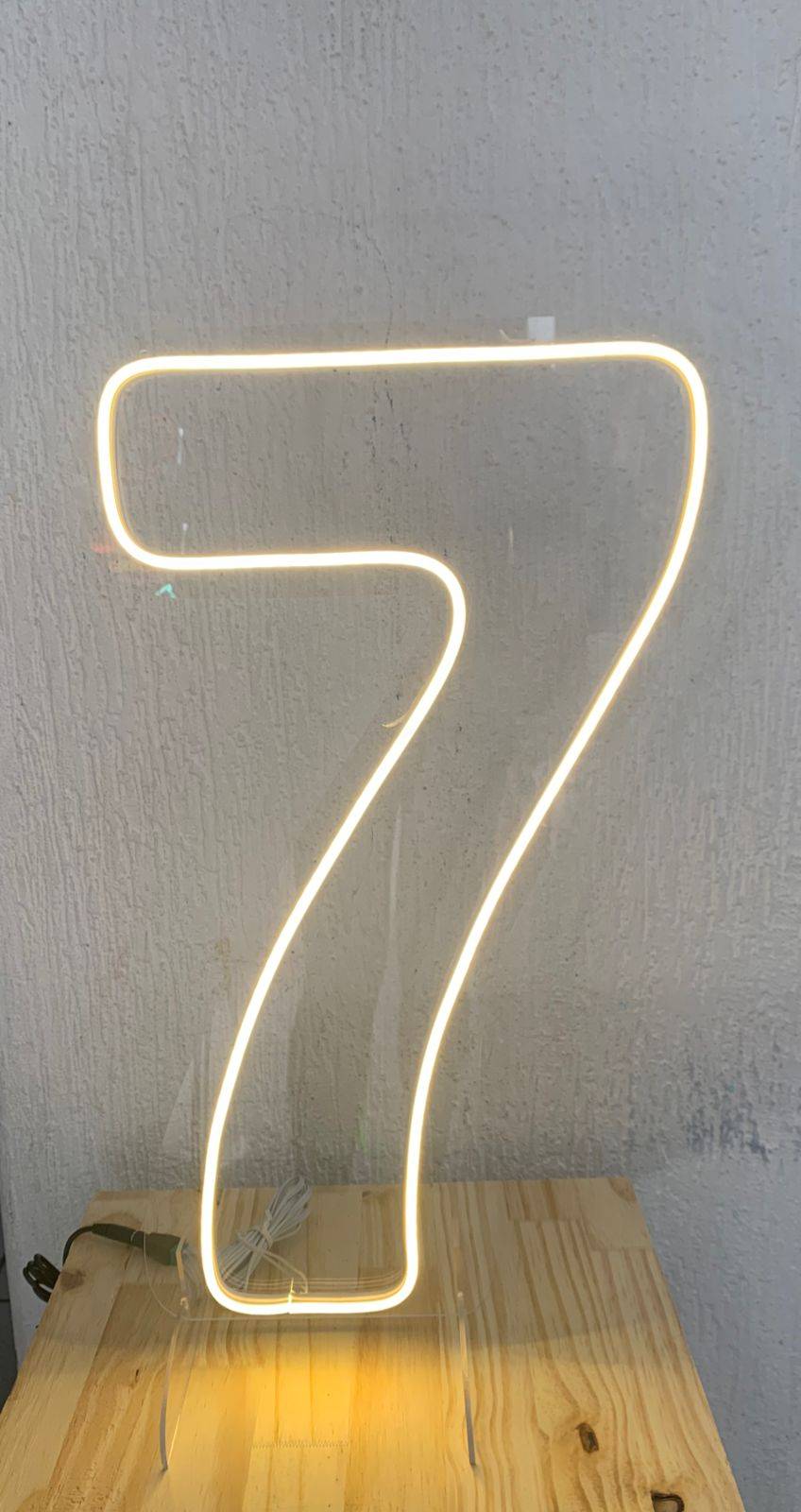 Numero 7 de Led - Letreiros/Acrilicos - maya.locacoes