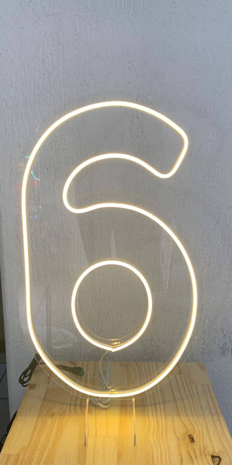 Numero 6 de Led - Letreiros/Acrilicos - maya.locacoes