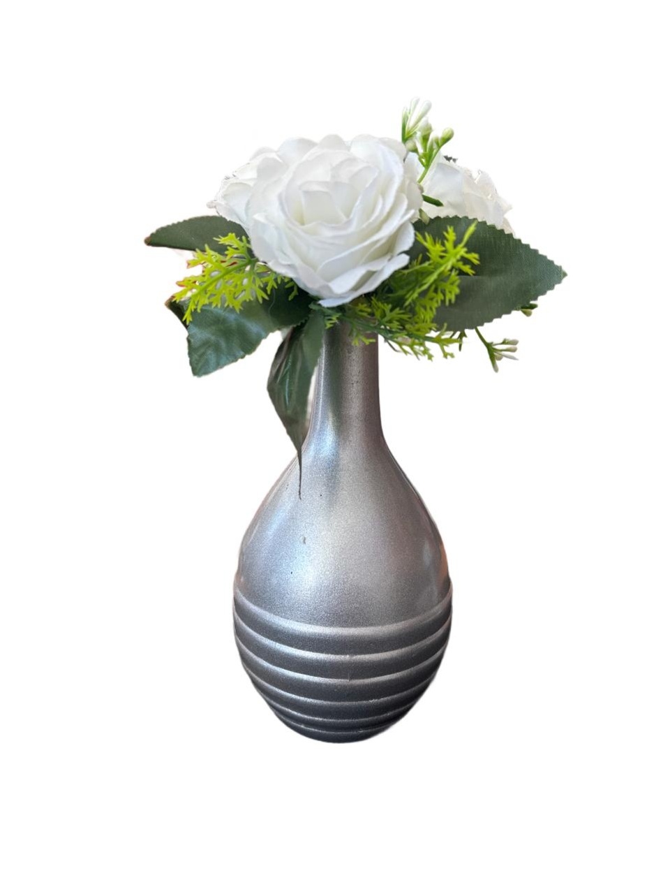 Vaso Prata Com Flores Brancas - maya.locacoes