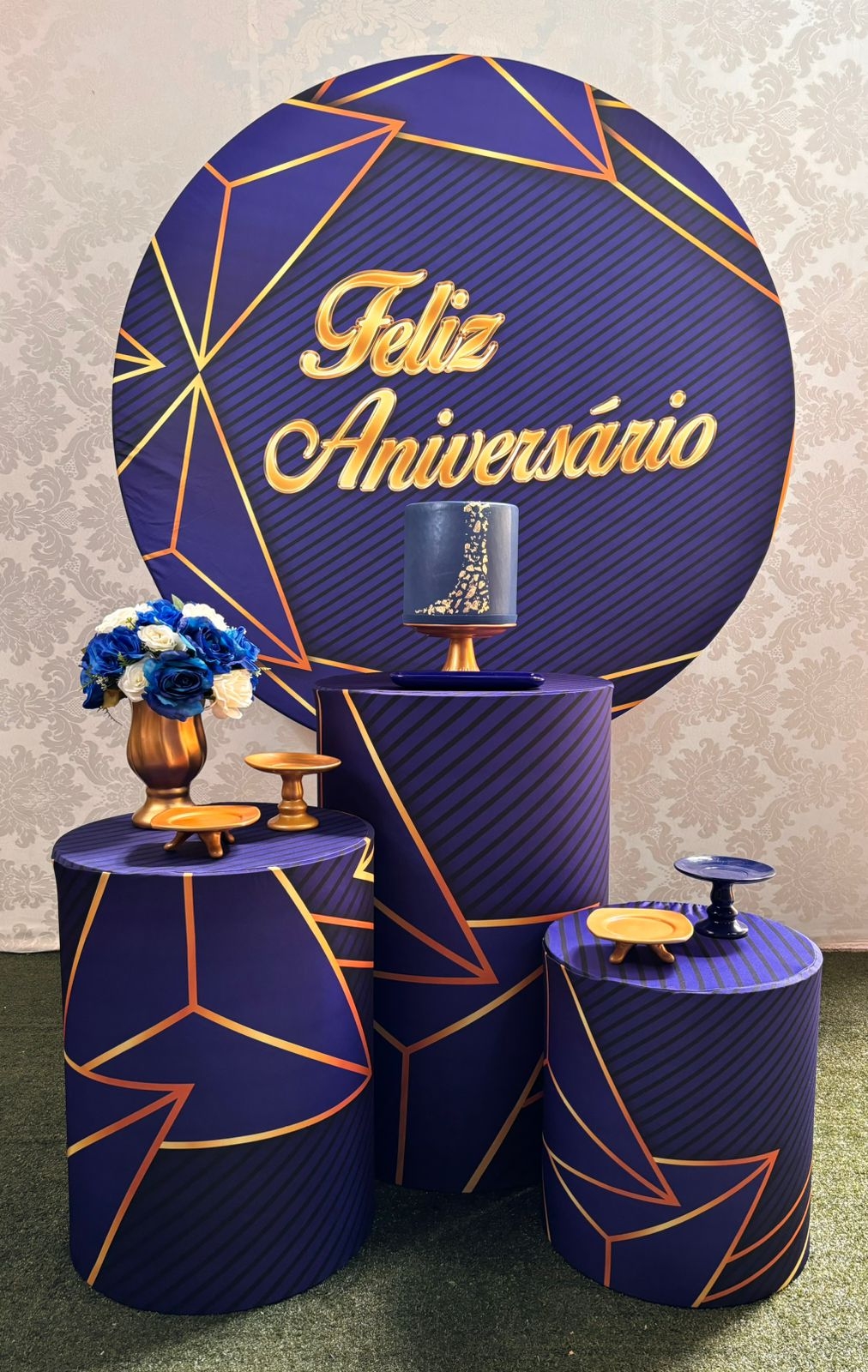 Kit Pegue E Monte Adulto Azul Com Dourado - maya.locacoes