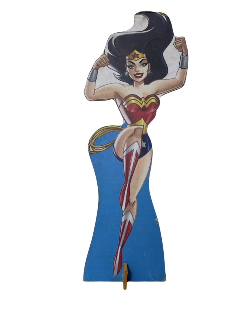 Display de Mesa Mulher Maravilha 1 - maya.locacoes