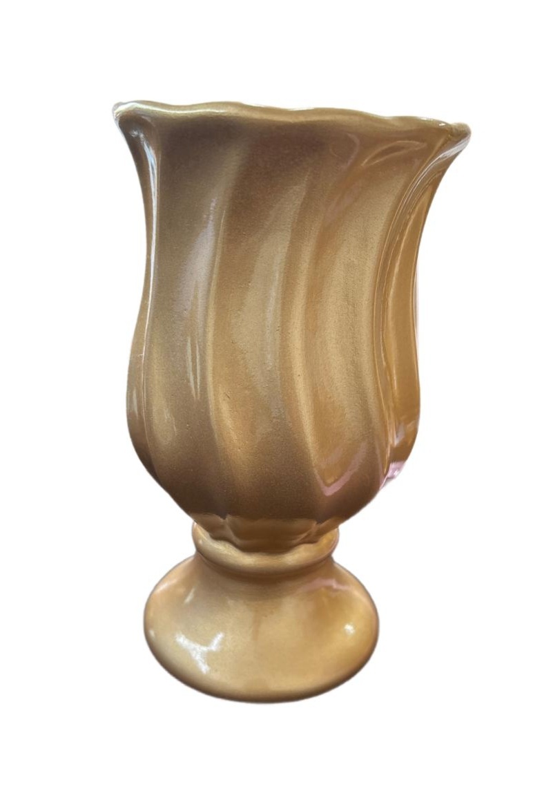 Vaso Torcido Dourado - maya.locacoes