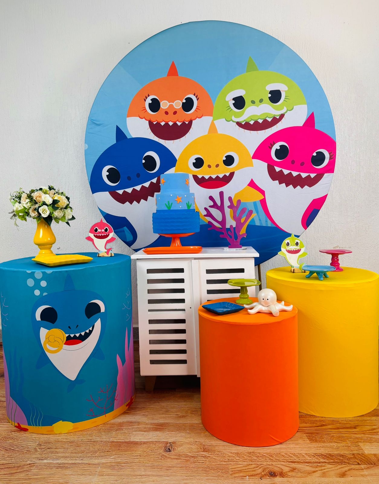 Kit Pegue E Monte Baby Shark (Ouro) - maya.locacoes