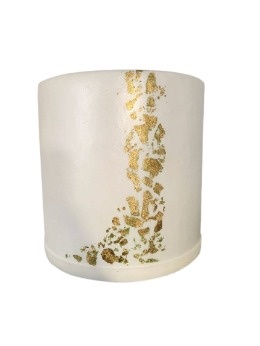 Bolo Fake Branco Com Dourado - Bolo Fake - maya.locacoes