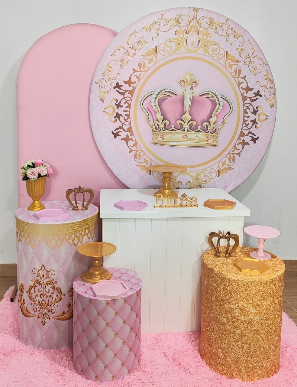 Realeza Menina Com Painel Romano - Gi Festas  Pegue e Monte
