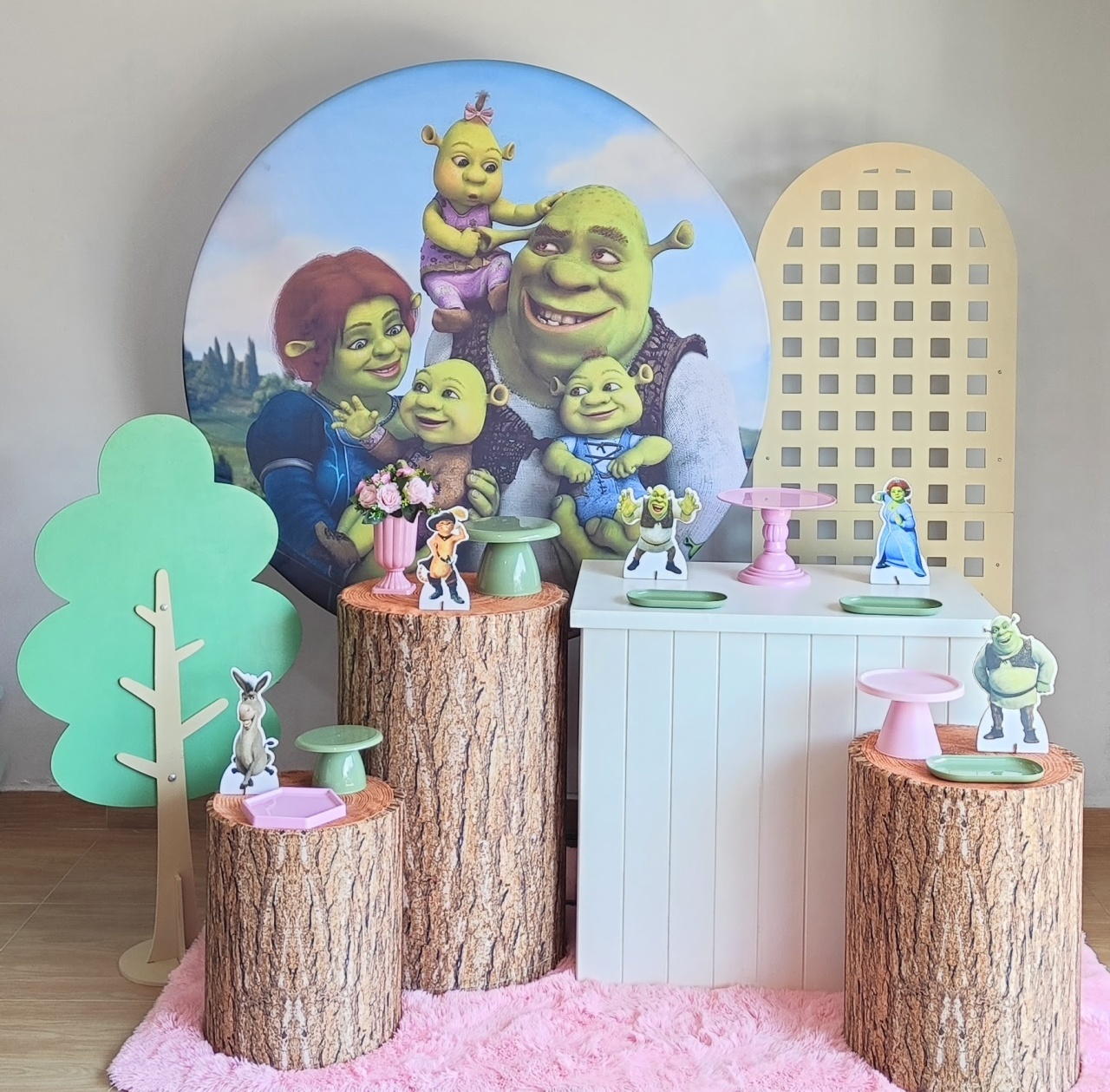 Shrek Menina Com Painel Treliça - Gi Festas  Pegue e Monte