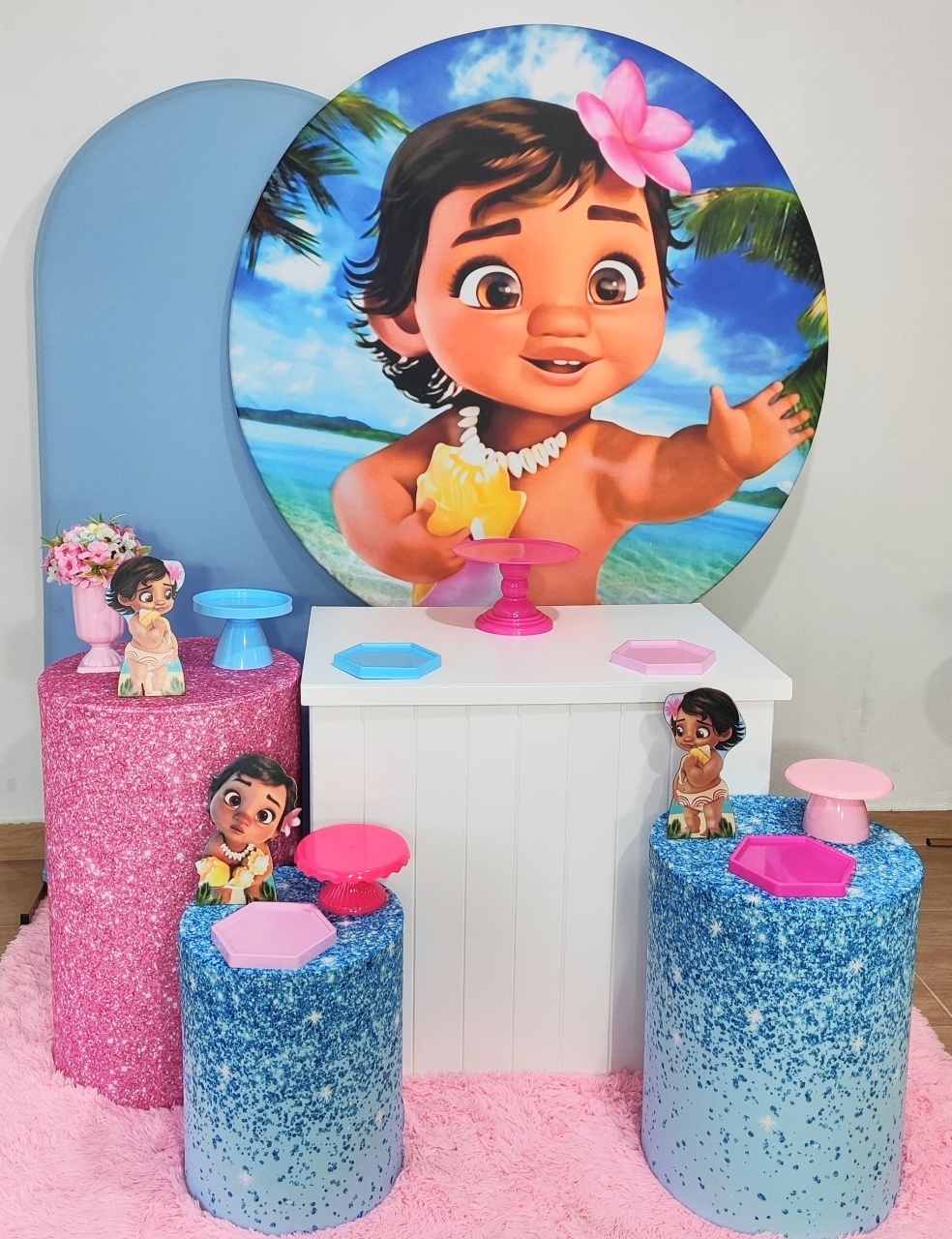 Moana Baby Com Painel Romano - Gi Festas  Pegue e Monte