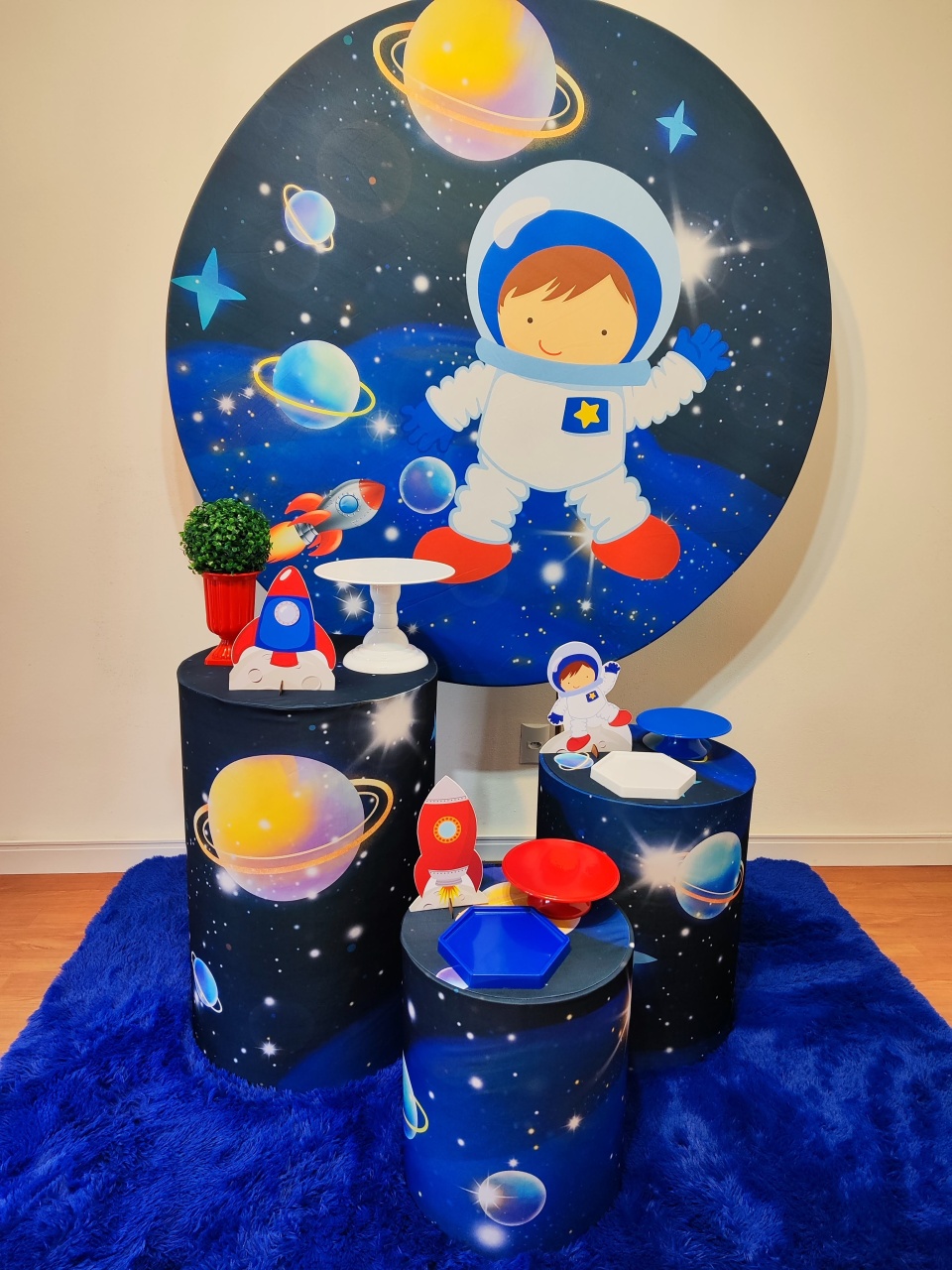 Astronauta Com Cilindros Estampados - Gi Festas  Pegue e Monte