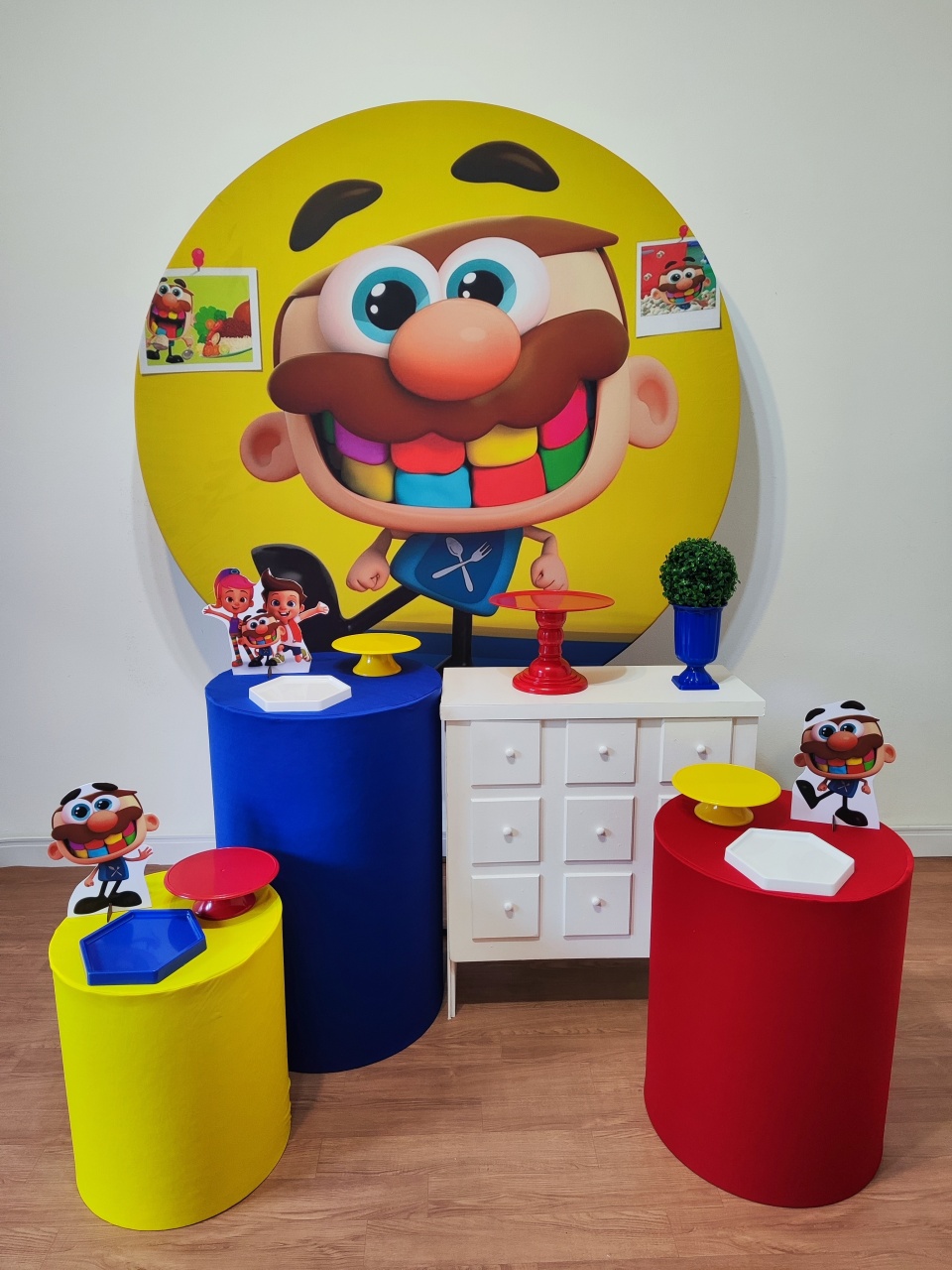 José Comilão Com Cômoda - Gi Festas  Pegue e Monte