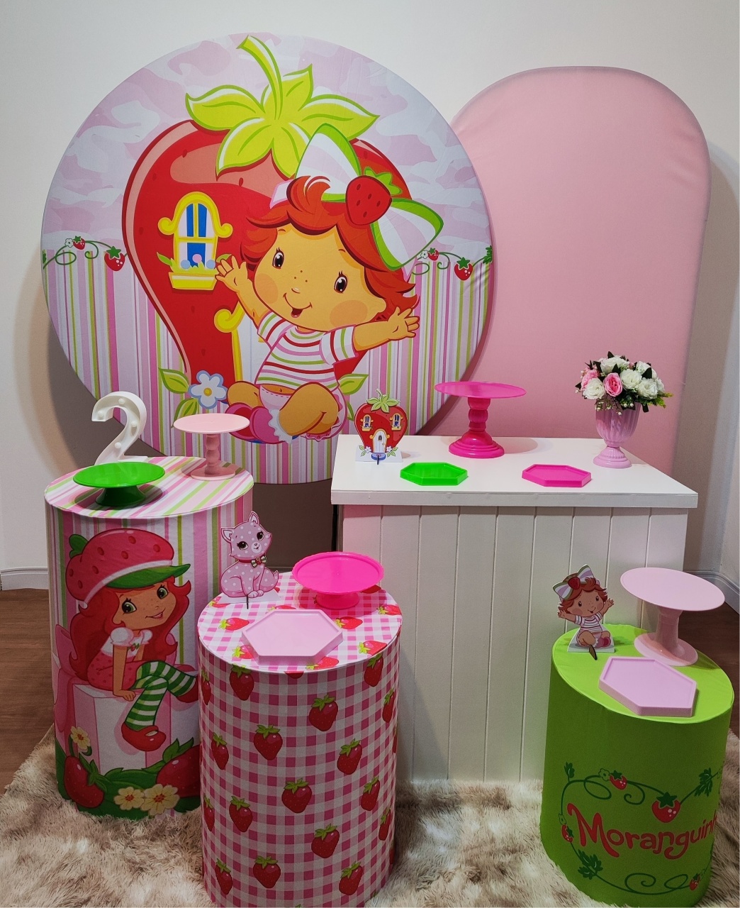 Moranguinho Baby Com Painel Romano - Gi Festas  Pegue e Monte