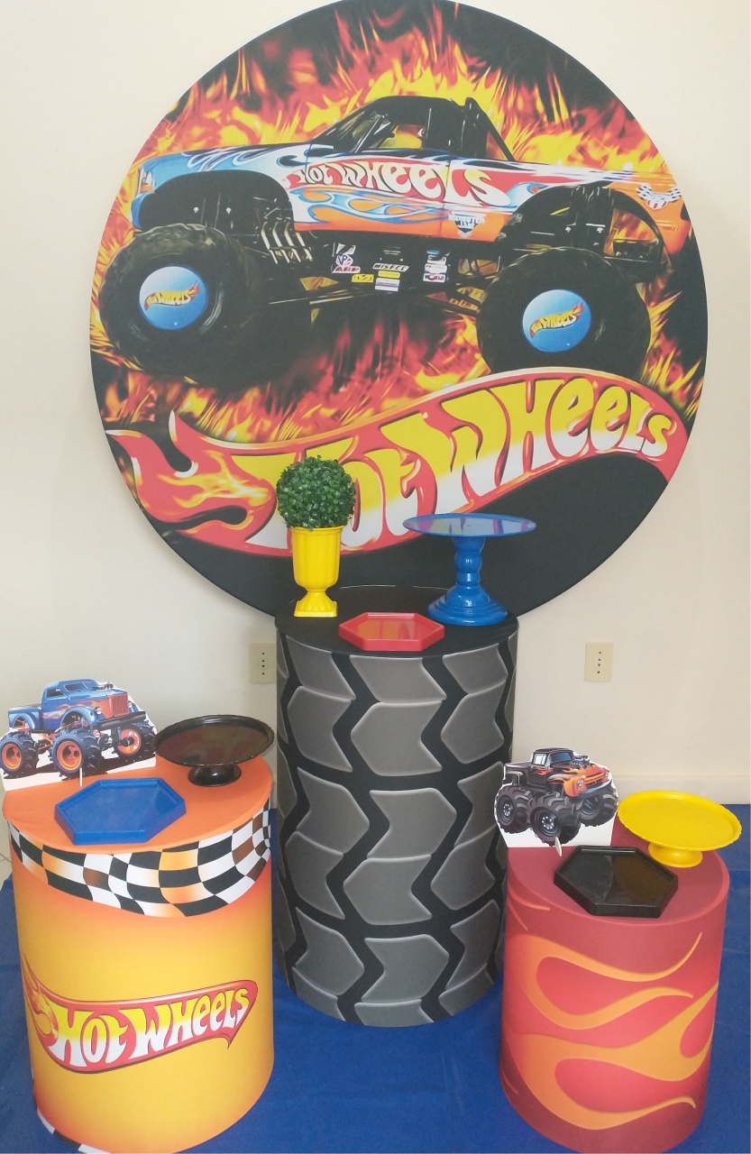 Hotwheels / Monster Trucks - Gi Festas  Pegue e Monte