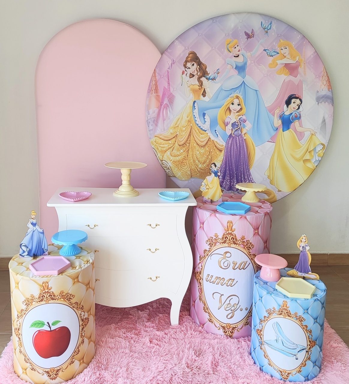 Princesas Com Painel Romano - Gi Festas  Pegue e Monte