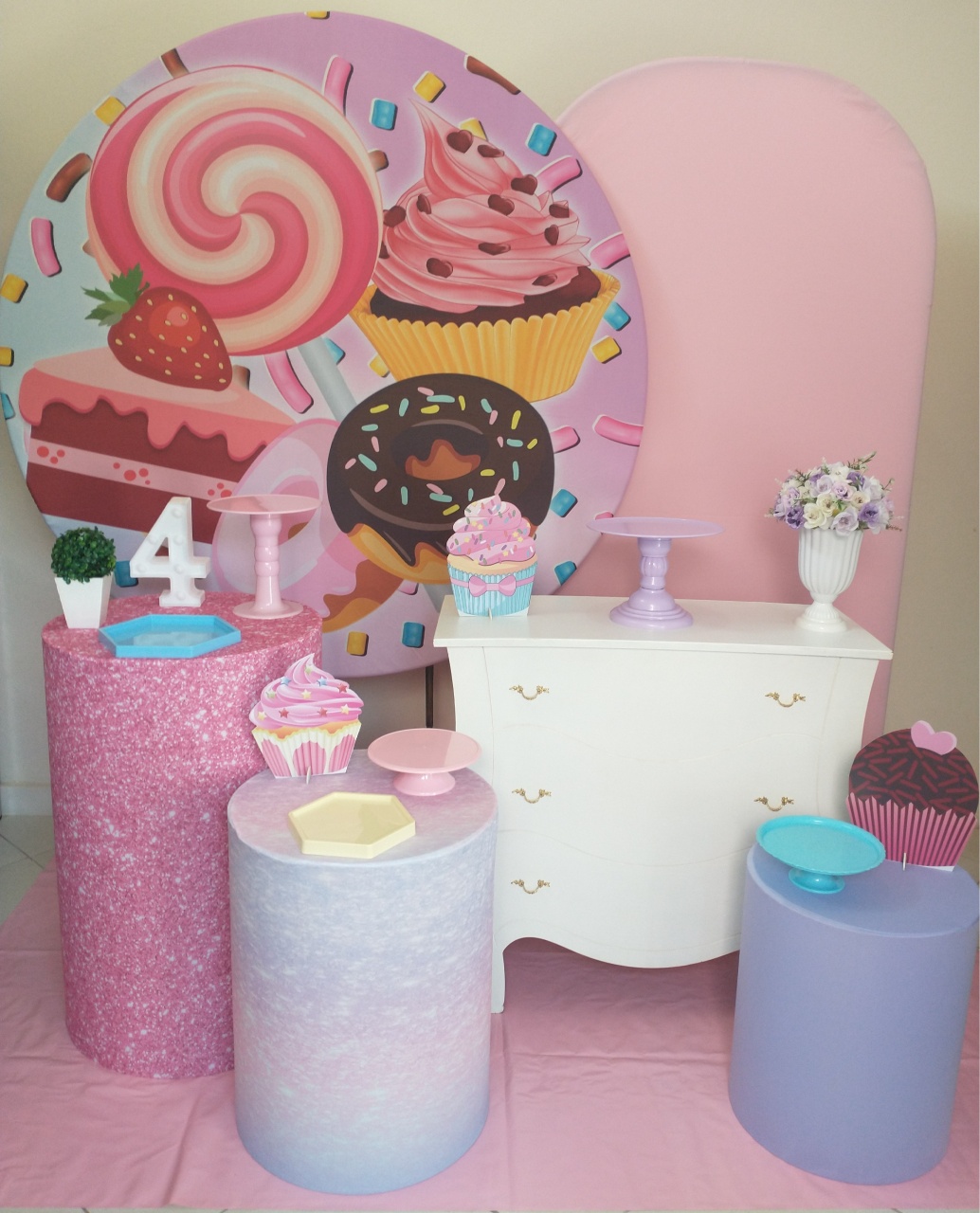 Confeitaria, Doces Com Painel Romano - Gi Festas  Pegue e Monte