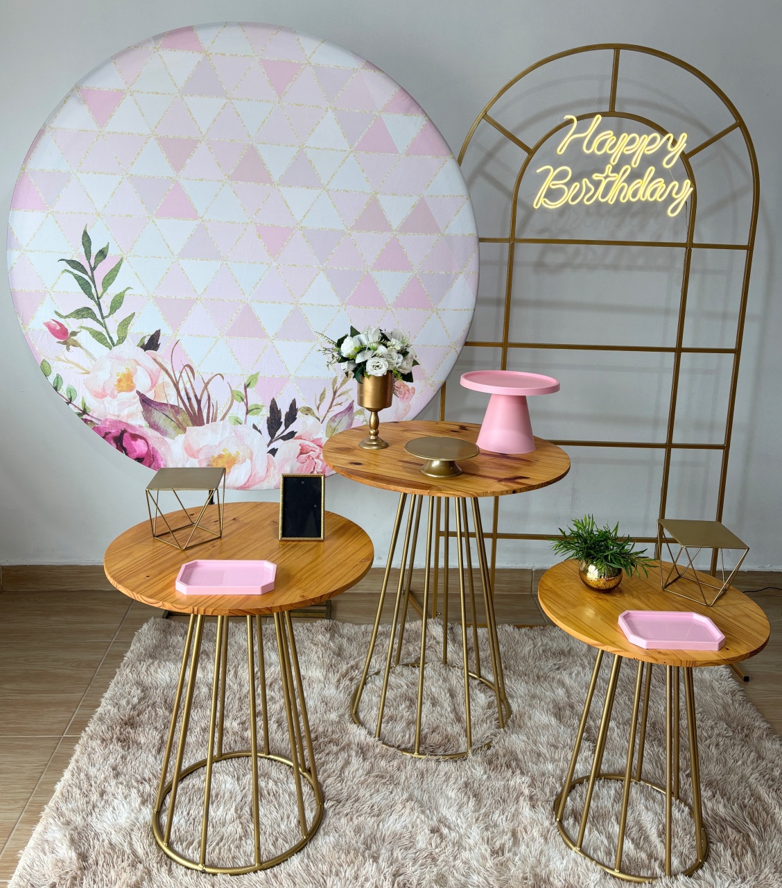 Floral Dourado Com Painel Janela - Gi Festas  Pegue e Monte