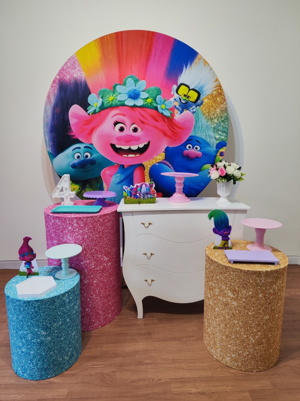 Trolls Com Cômoda - Gi Festas  Pegue e Monte