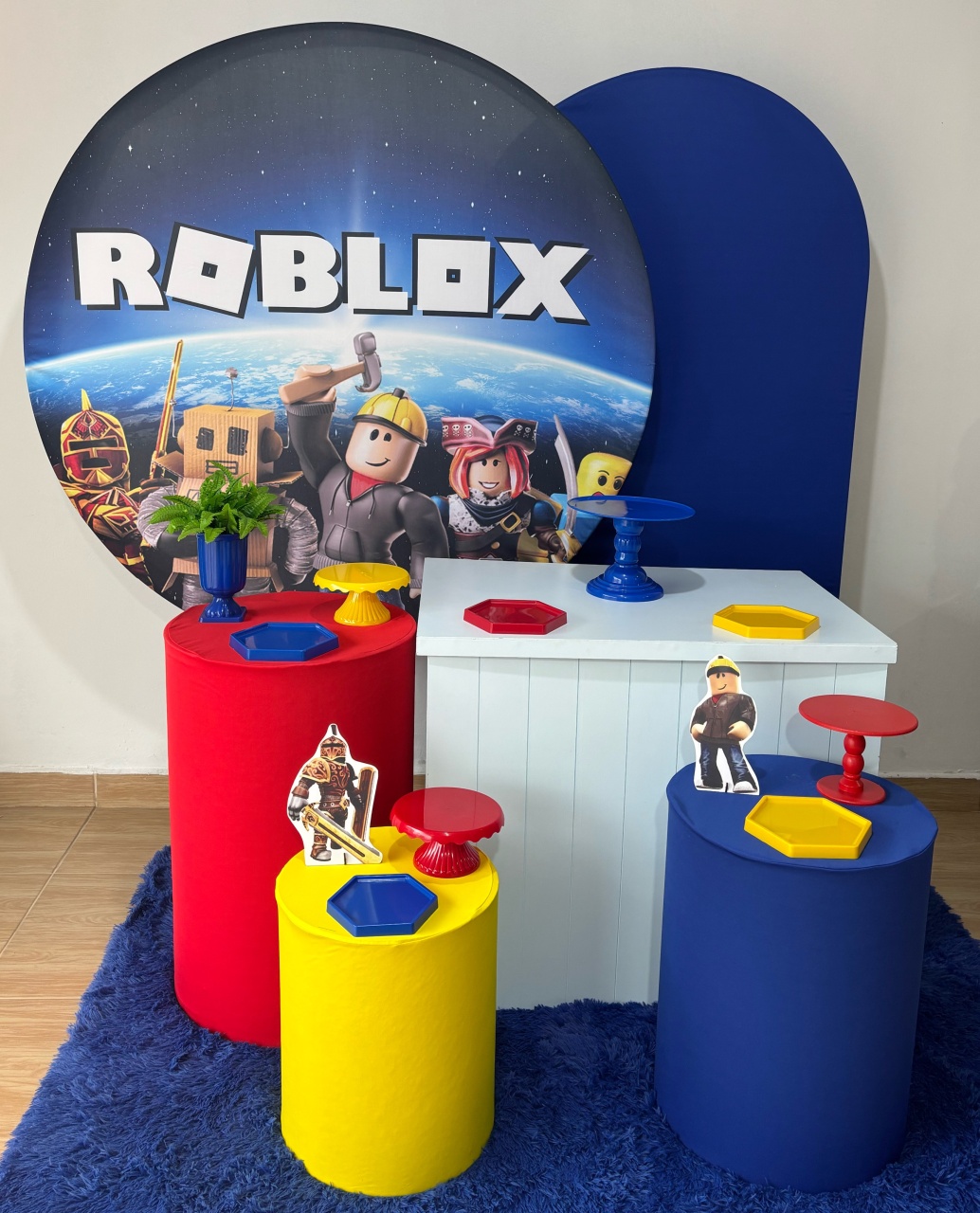 Roblox Com Painel Romano Azul - Gi Festas  Pegue e Monte