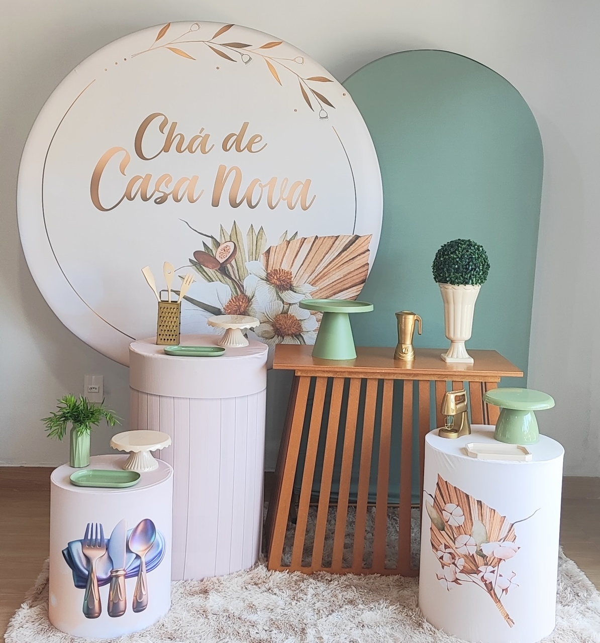Chá Casa Nova Bege Com Painel Romano Verde - Gi Festas  Pegue e Monte