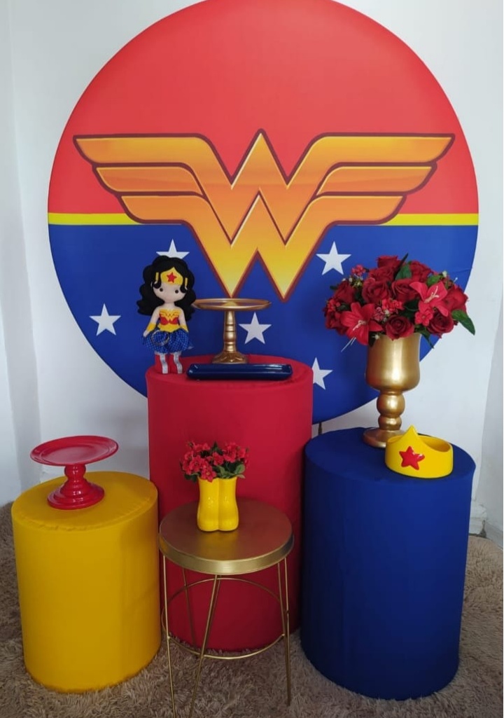 Kit Mulher Maravilha Ouro - Inspire Festas