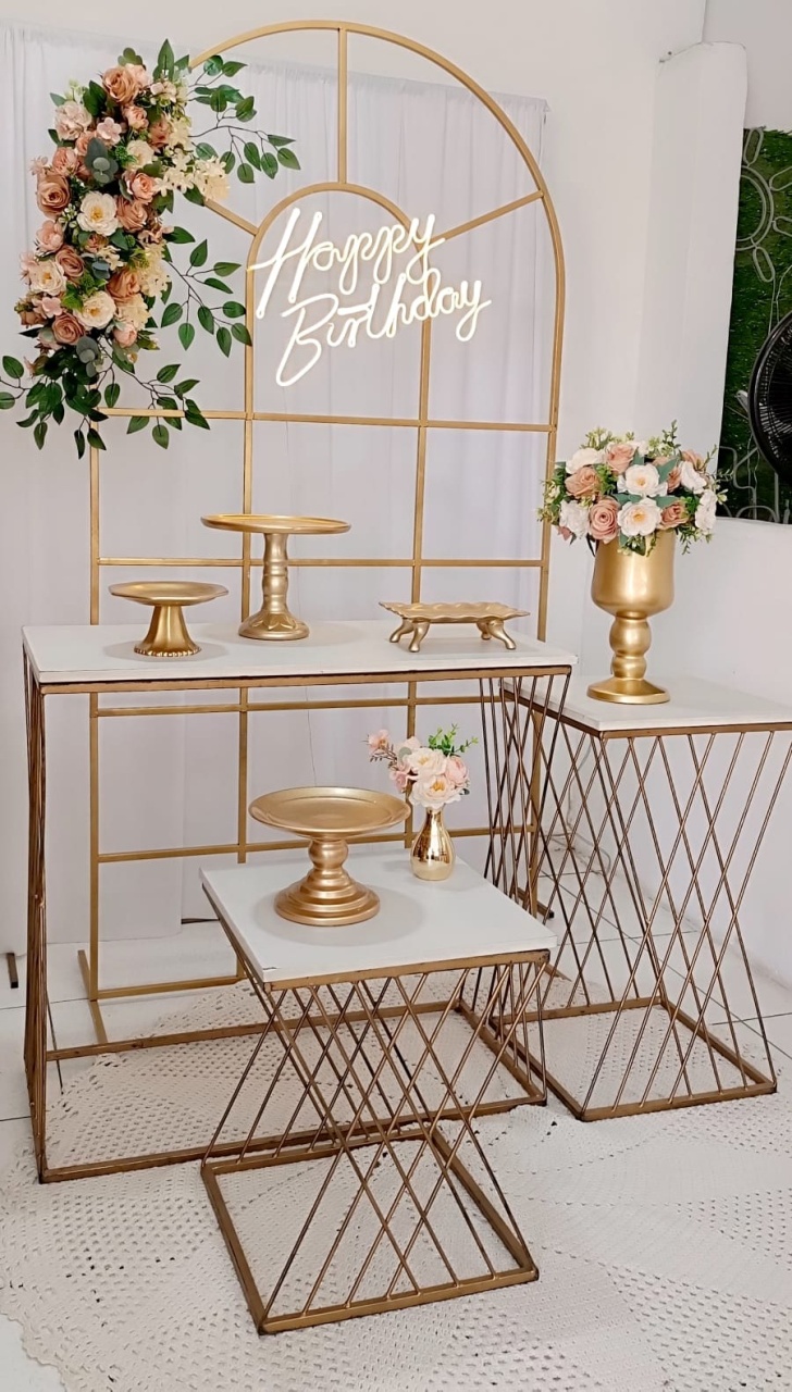 Kit Portal Dourado Mesa Treliça Composição - Inspire Festas