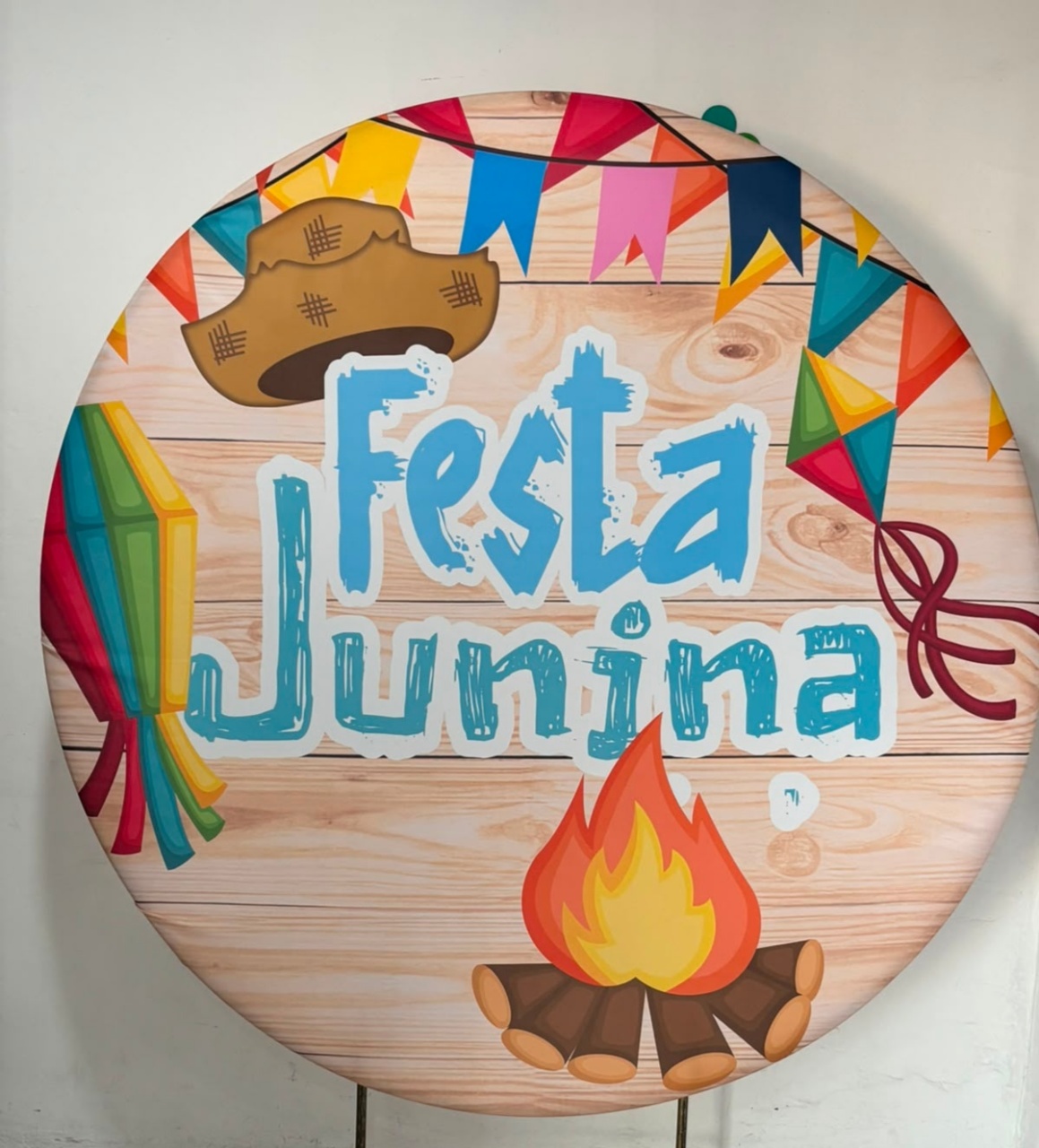 Painel Arraia Fundo Madeira Chapeu Festa Junina - Inspire Festas