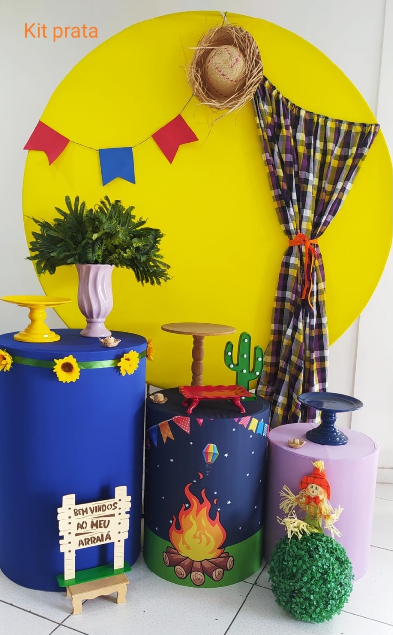 Kit Arraiá Amarelo C/ Cortina Lilás Prata - Inspire Festas