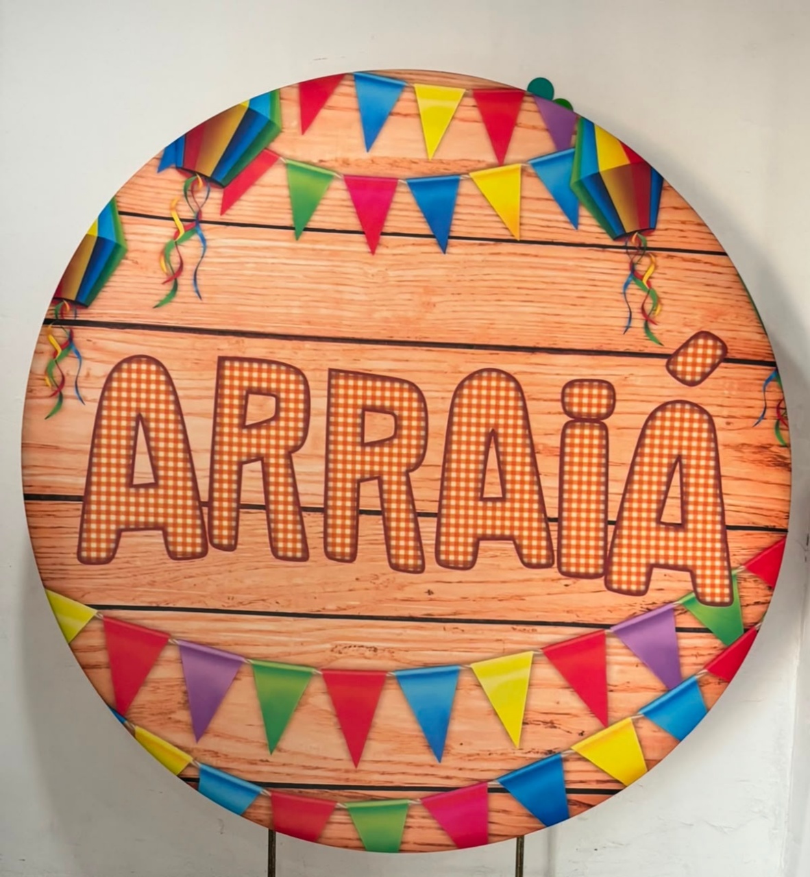 Painel Arraiá Laranja Escrita Xadrez - Inspire Festas