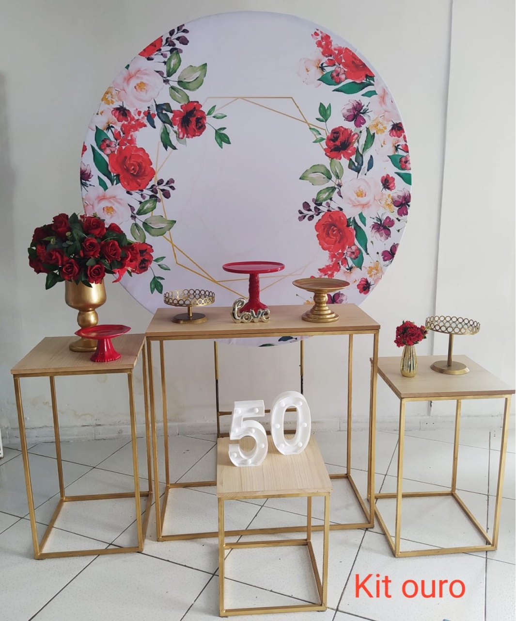 Kit Floral Vermelho Ouro - Inspire Festas