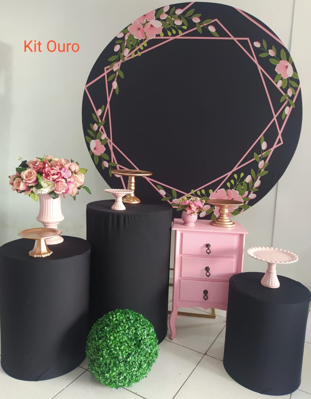 Kit Floral Preto Com Rosa Criado Com Gaveta Ouro - Inspire Festas