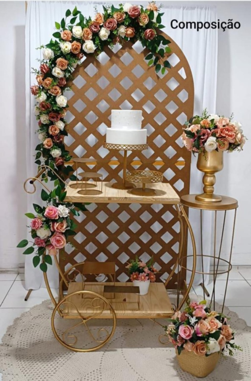 Kit Arco Floral Com Carrinho E Painel Ripado Composição - Inspire Festas