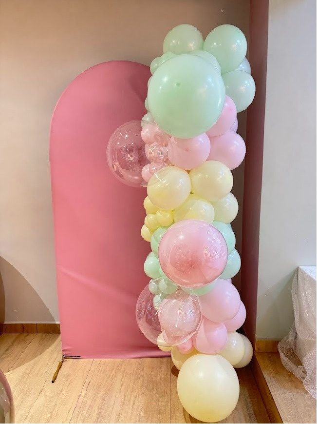 Meio Arco de Balões  Express (Para Painel Redondo Ou Romano)  Todo Com Balões Candy Collors - Felicittà Festas