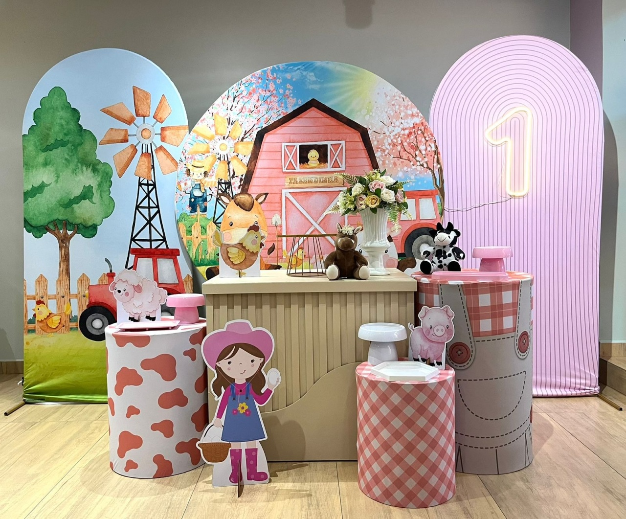 Fazendinha Rosa Kit Dimante Especial  Mesa Bege - Felicittà Festas