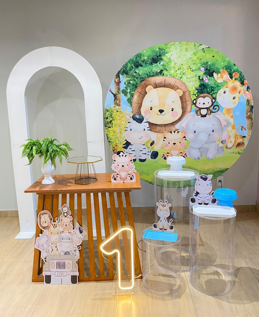 Safari Kit Diamante Mesa Triangulo E Mesas Em Acrílicos Painel Vazado - Felicittà Festas