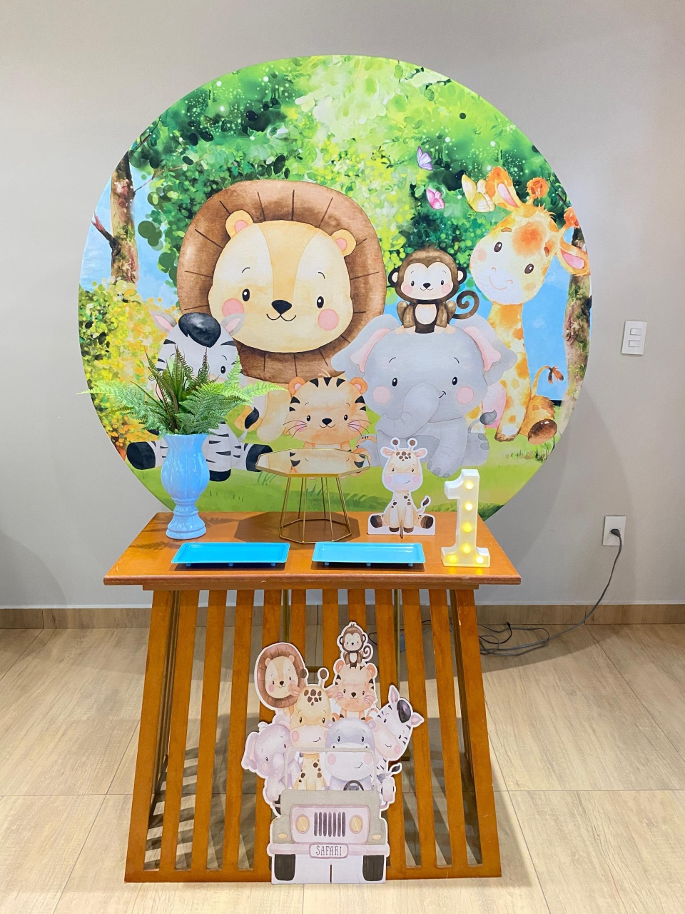 Safari Composição Com Mesa Triângulo - Felicittà Festas