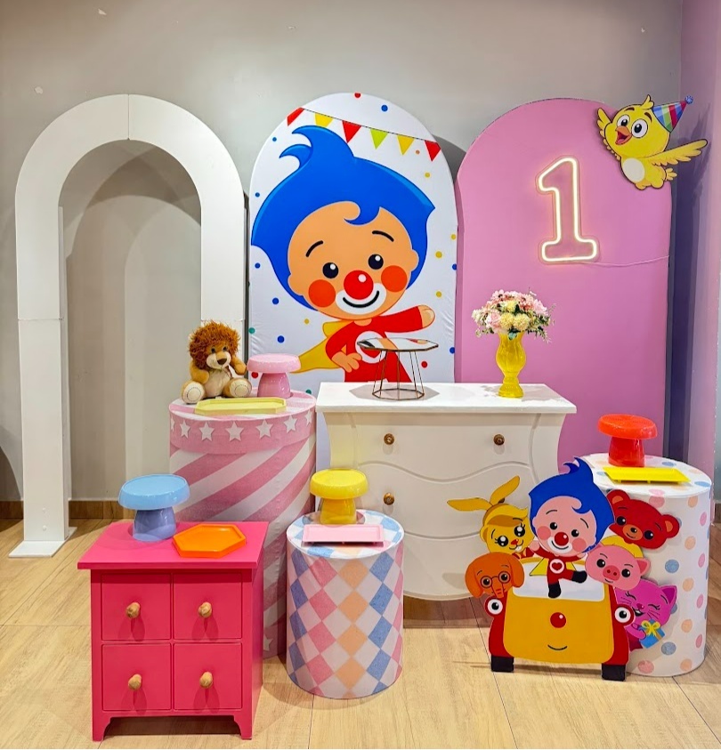 Palhaço Plim Plim Heróis Kit Diamante Com Mesa Bombe E Mesa P Extra E Painel Vazado - Menina - Felicittà Festas