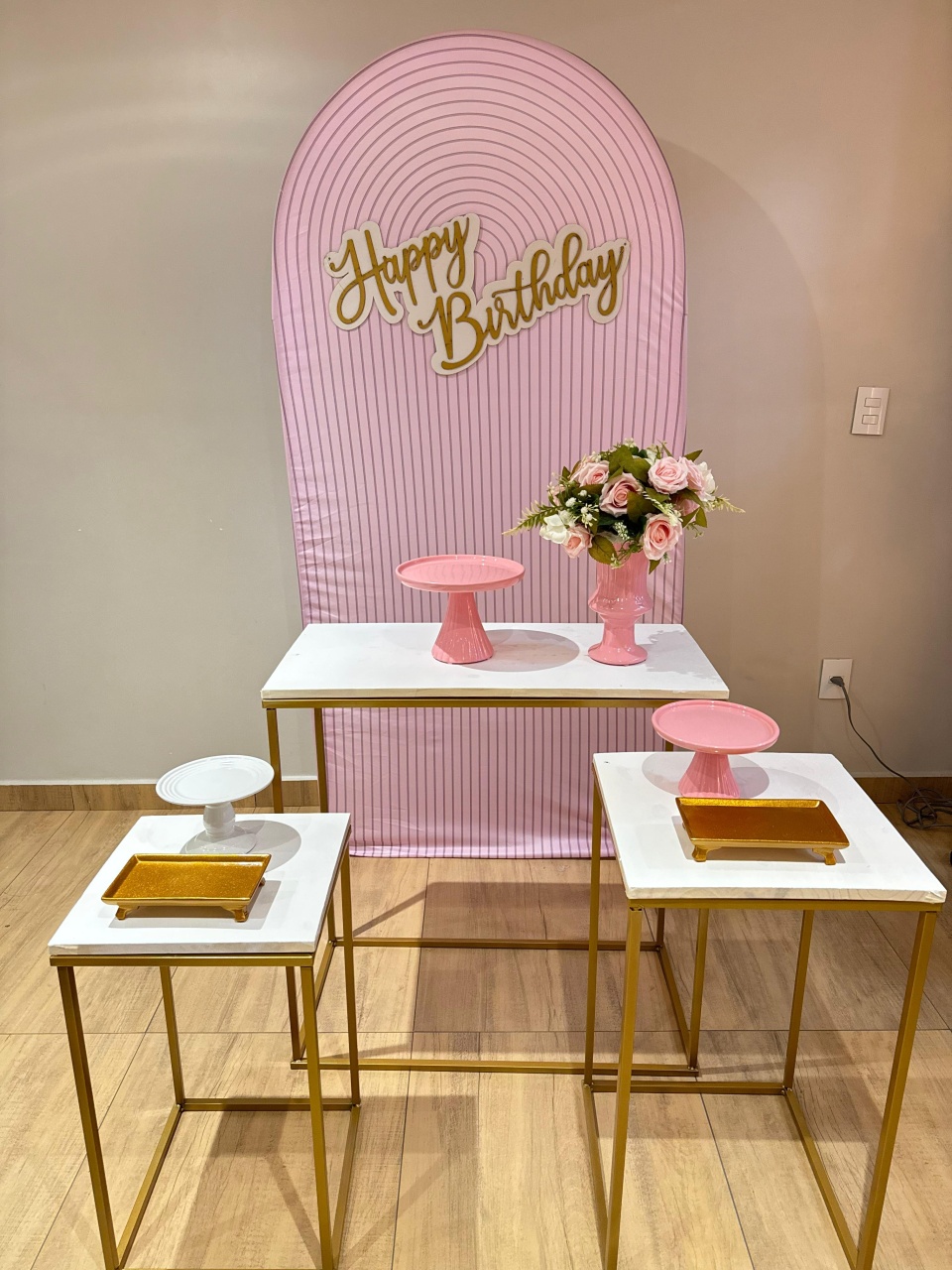  Composição Rosa Ripado Mesas de Ferro - Adulto - Felicittà Festas