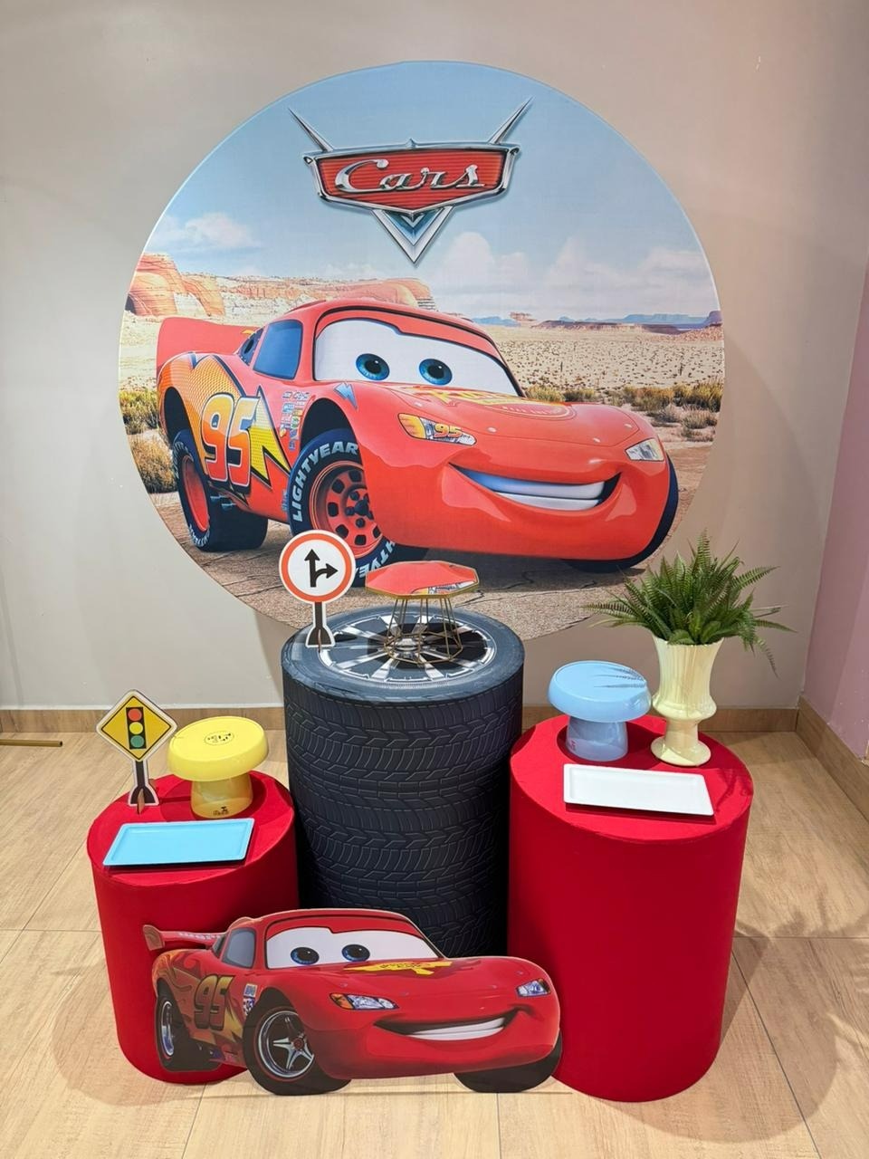 Relâmpago Mcqueen - Carros - Kit Prata Com Cilindros Vermelhos - Felicittà Festas