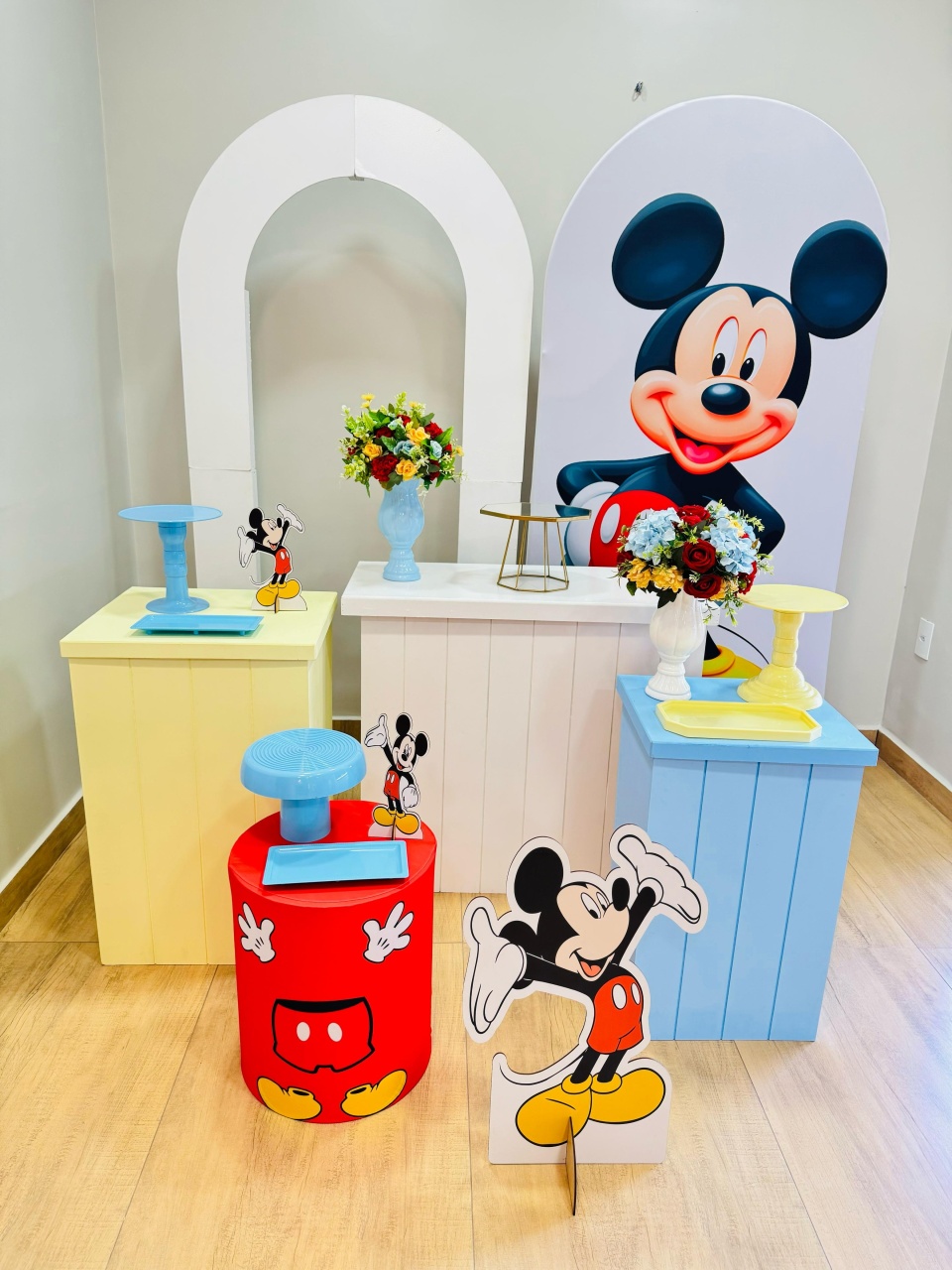 Mickey Composição Diamante Com Mesas Cubos - Felicittà Festas